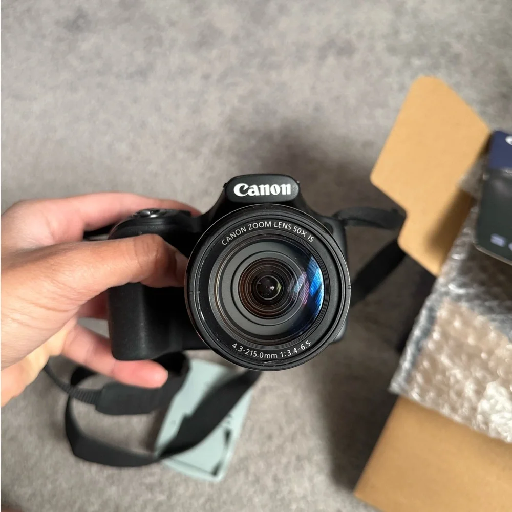 Canon Black Digital Camera with Zoom Lens